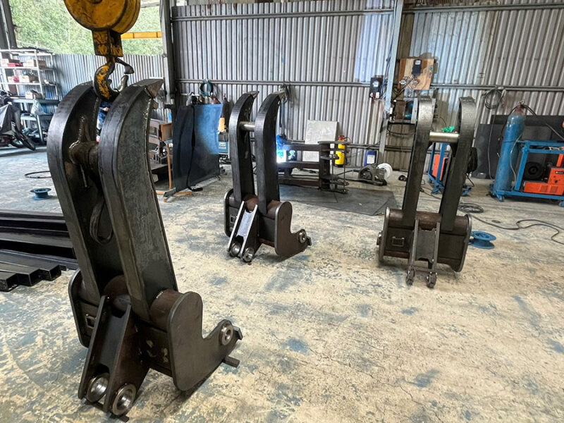 Hình ảnh gia công phụ kiện cho gàu máy xúc tại xưởng cơ khí Đồng Nai ALO WE CARE